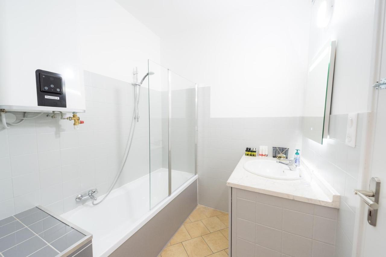 Ravissant Triplex Et Duplex Au Centre De Pont St Esprit Apartment Екстериор снимка