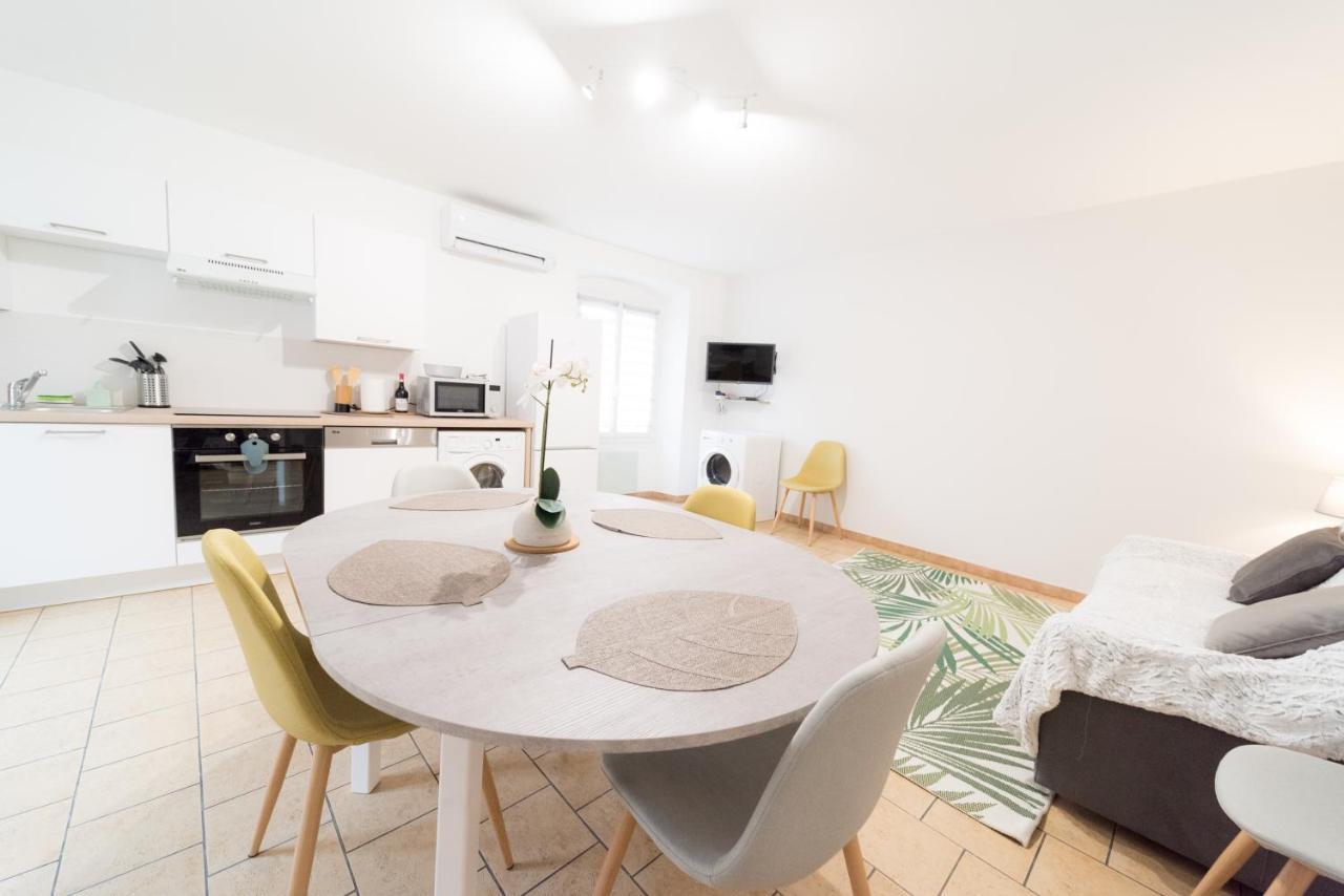 Ravissant Triplex Et Duplex Au Centre De Pont St Esprit Apartment Екстериор снимка