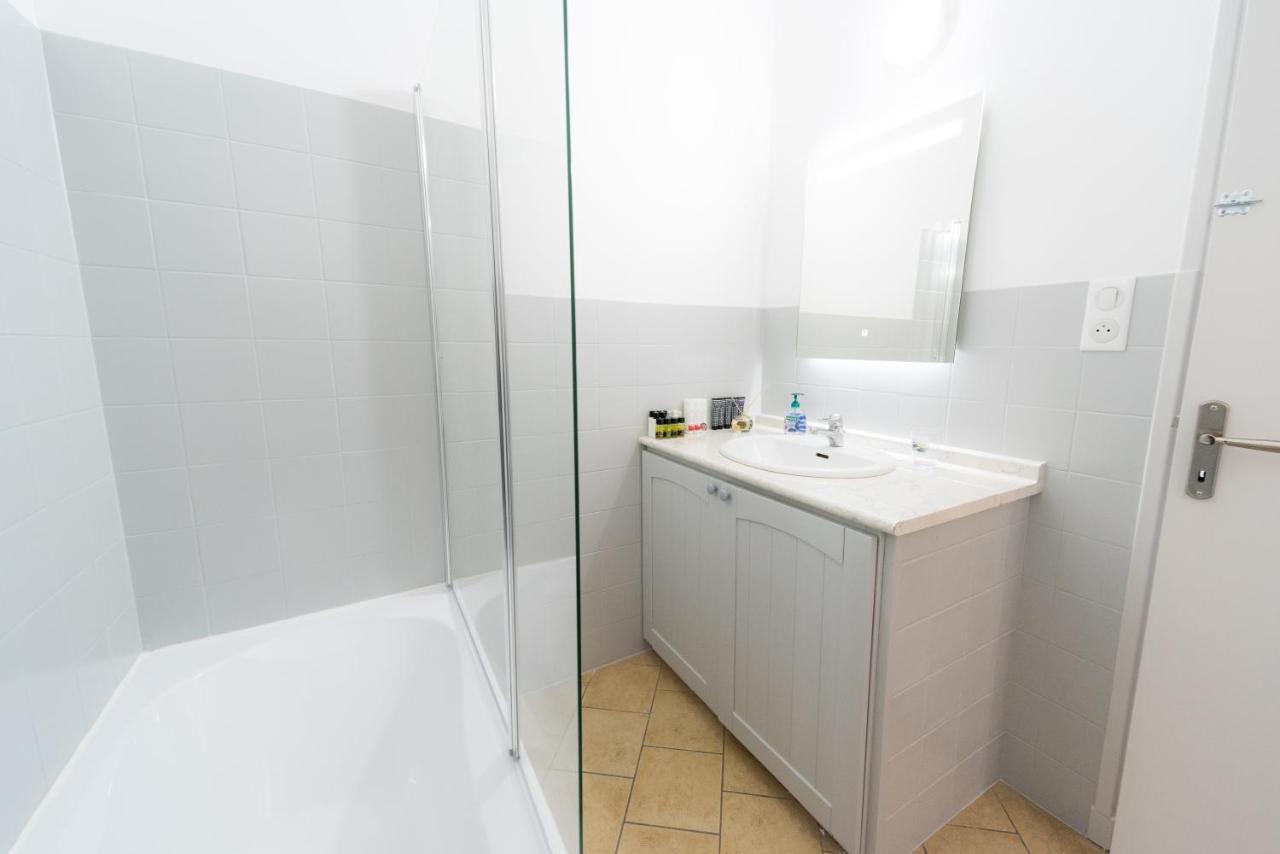 Ravissant Triplex Et Duplex Au Centre De Pont St Esprit Apartment Екстериор снимка