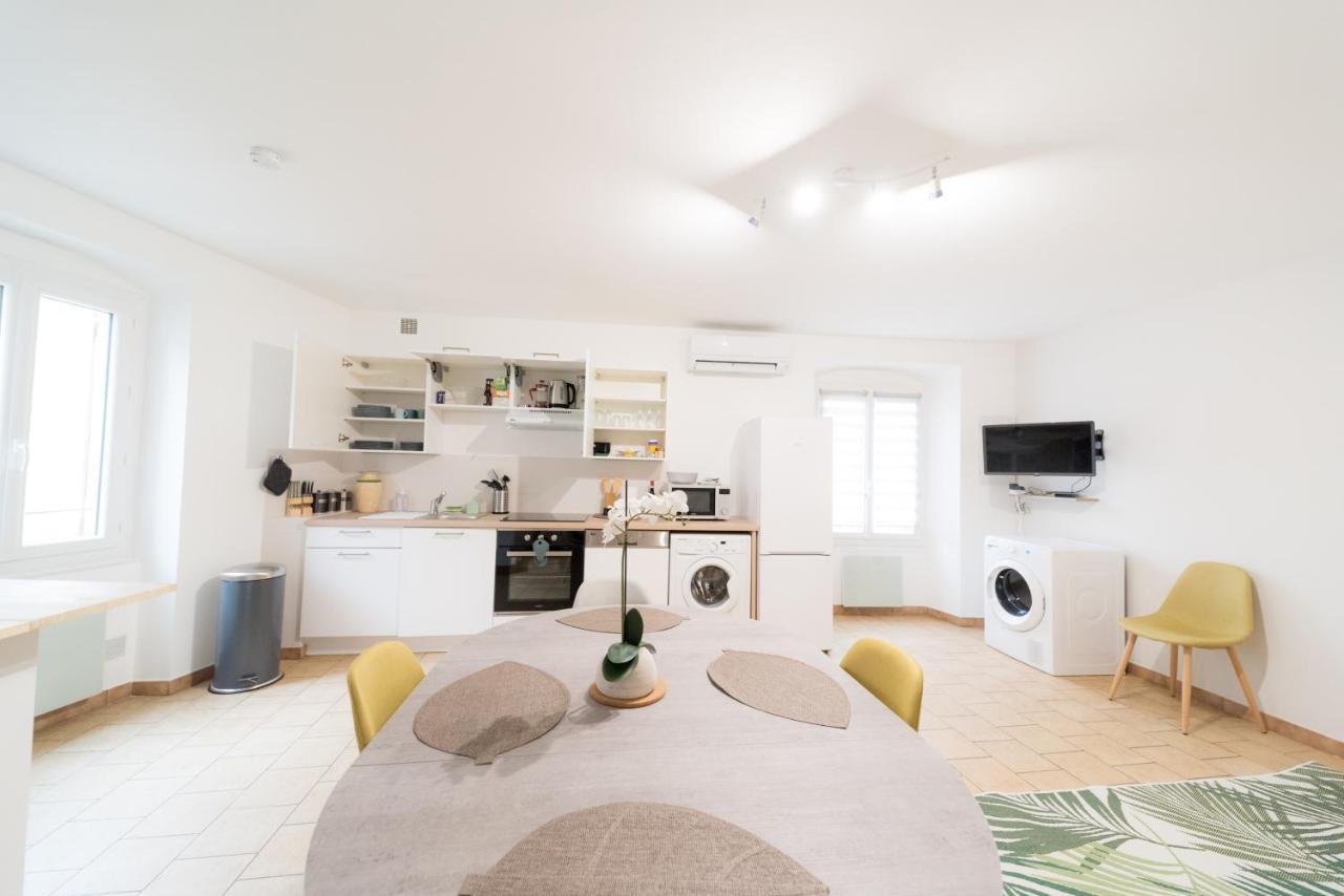 Ravissant Triplex Et Duplex Au Centre De Pont St Esprit Apartment Екстериор снимка