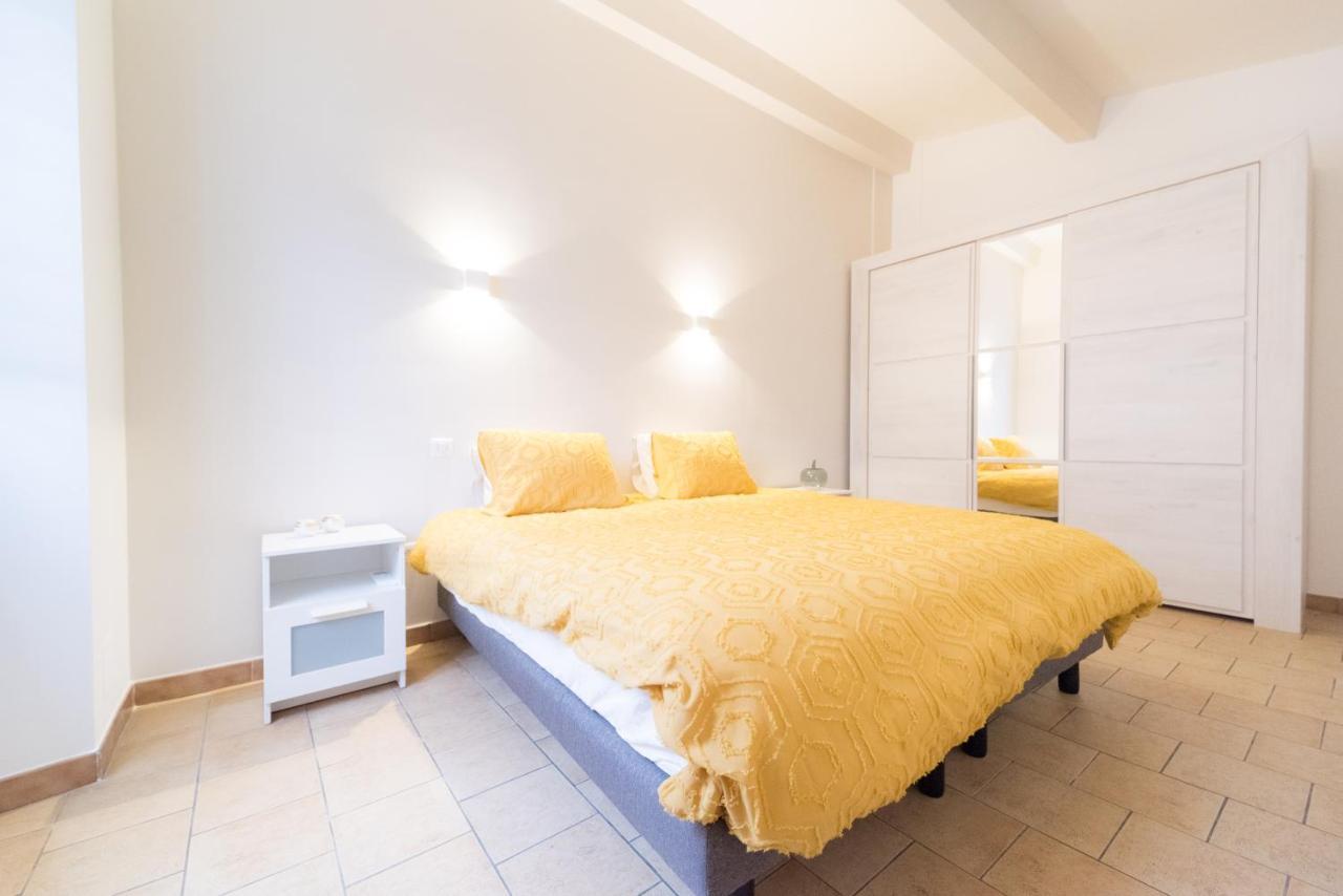 Ravissant Triplex Et Duplex Au Centre De Pont St Esprit Apartment Екстериор снимка