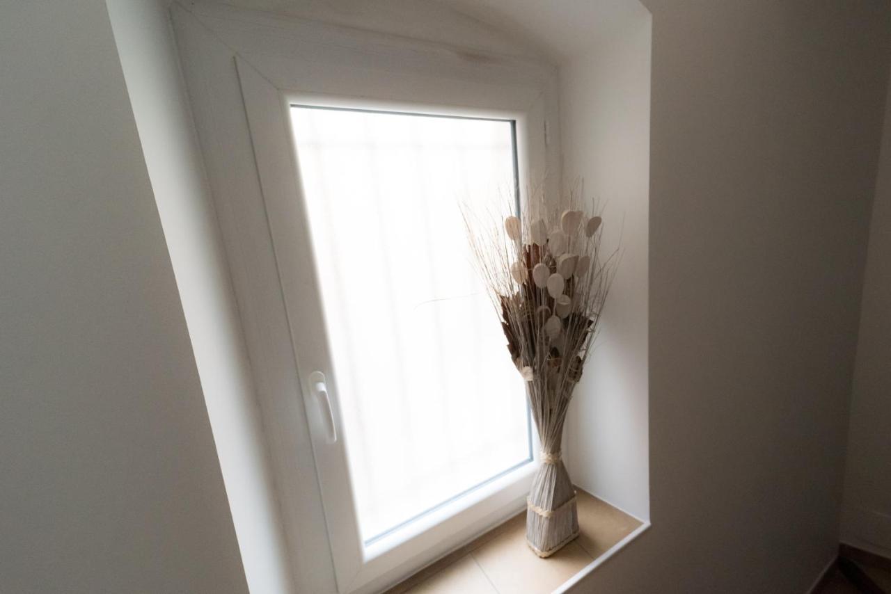 Ravissant Triplex Et Duplex Au Centre De Pont St Esprit Apartment Екстериор снимка